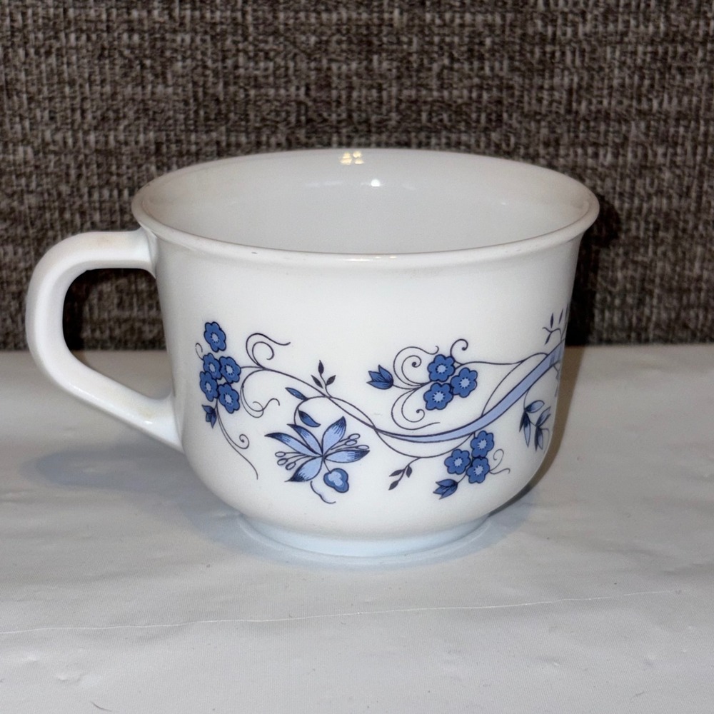 Arcopal France Victoria Blue Floral Milk Glass Coffee Mug Tea Cup Vintage